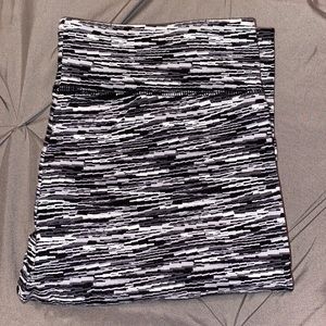 B&W Pattern Leggings